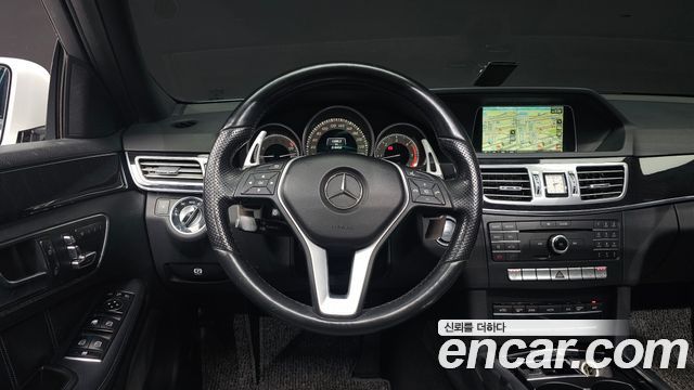 Mercedes-Benz E-Class 2016 — photo 18