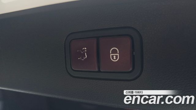 Mercedes-Benz E-Class 2016 — photo 24