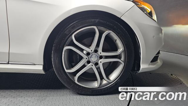Mercedes-Benz E-Class 2016 — photo 7