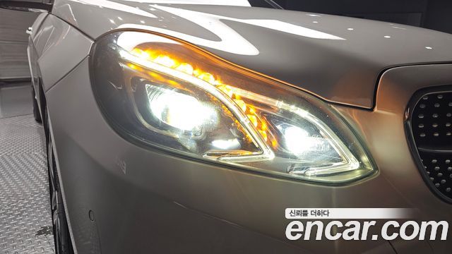Mercedes-Benz E-Class 2016 — photo 8