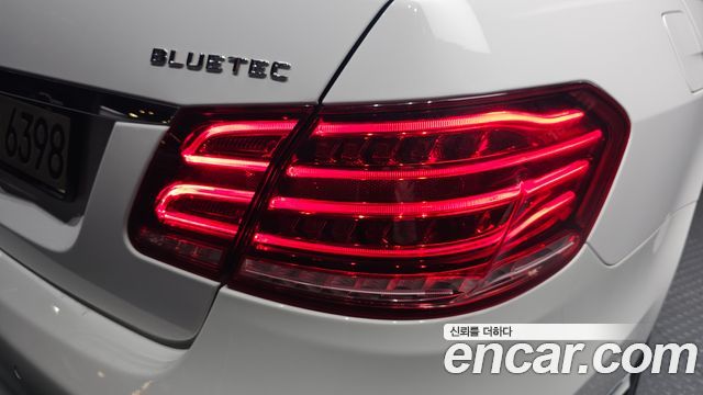 Mercedes-Benz E-Class 2016 — photo 9