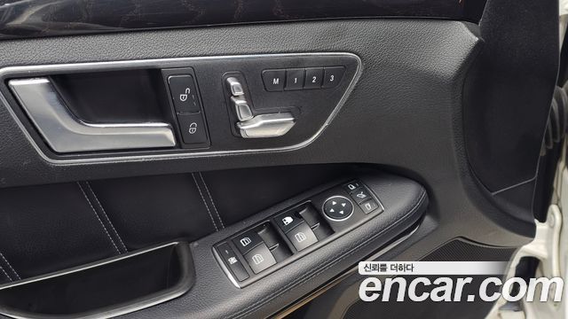 Mercedes-Benz E-Class 2016 — photo 29