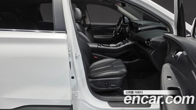 Hyundai Santafe 2022 — photo 11