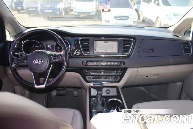Kia Canival 2019 — photo 7
