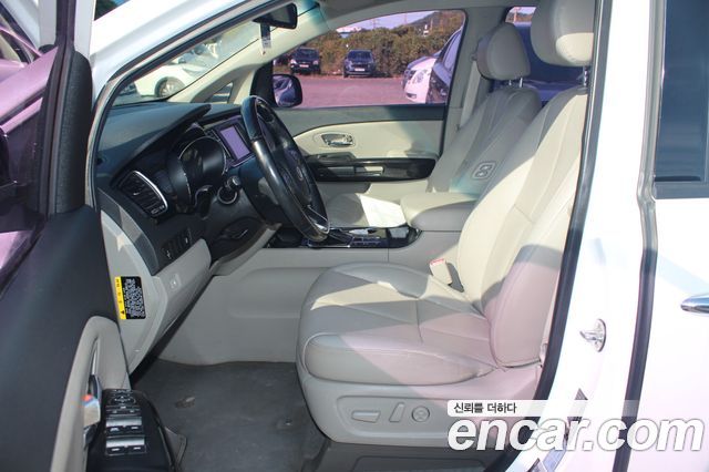 Kia Canival 2019 — photo 10