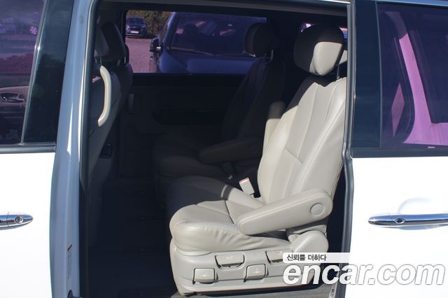 Kia Canival 2019 — photo 11