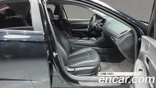 Hyundai Sonata 2023 — photo 11