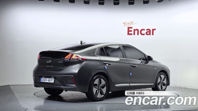 Hyundai Ioniq 2020 — photo 2