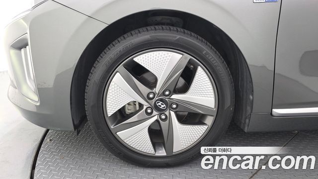 Hyundai Ioniq 2020 — photo 5