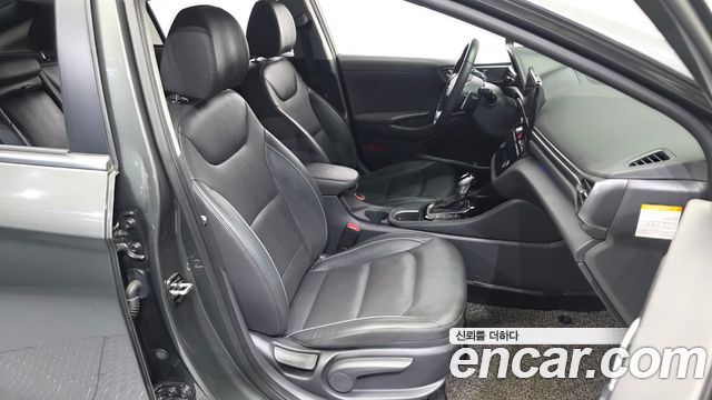 Hyundai Ioniq 2020 — photo 17