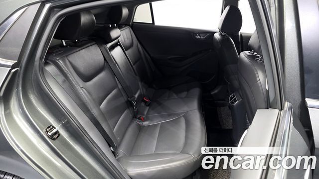 Hyundai Ioniq 2020 — photo 18