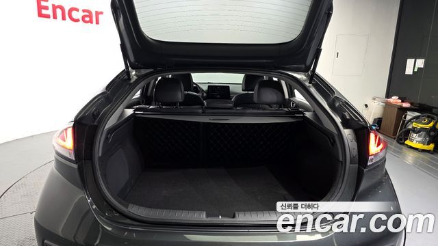 Hyundai Ioniq 2020 — photo 26
