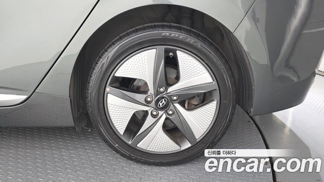Hyundai Ioniq 2020 — photo 7