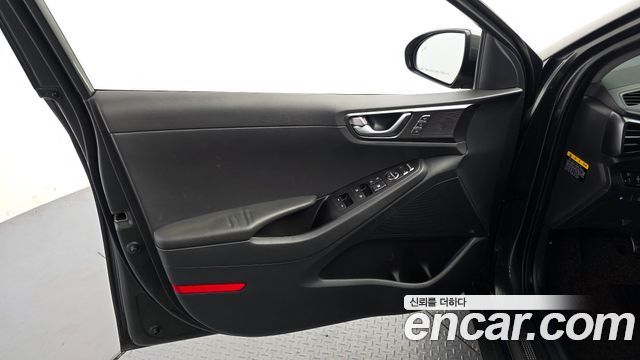 Hyundai Ioniq 2020 — photo 14