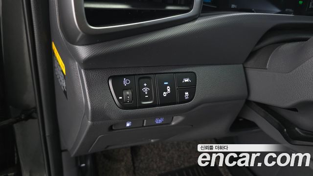 Hyundai Ioniq 2020 — photo 30