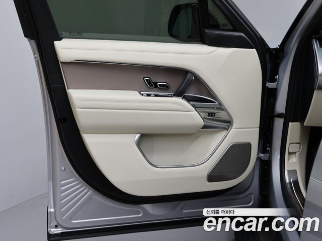 Land Rover Range Rover 2025 — photo 8