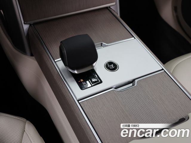 Land Rover Range Rover 2025 — photo 16
