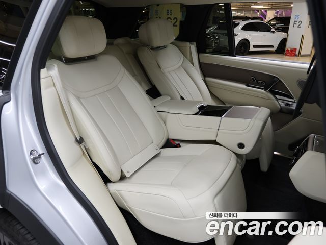 Land Rover Range Rover 2025 — photo 19