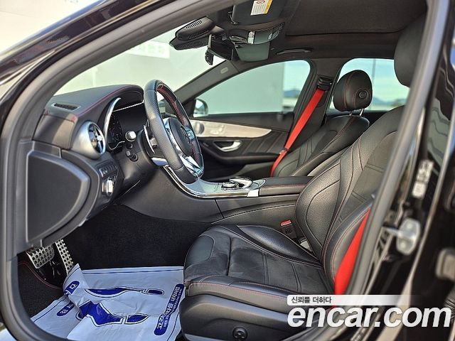 Mercedes-Benz C-Class 2019 — photo 18