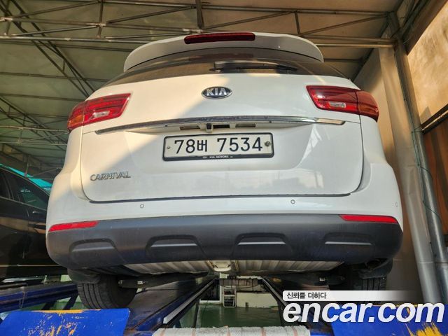Kia Canival 2020 — photo 2