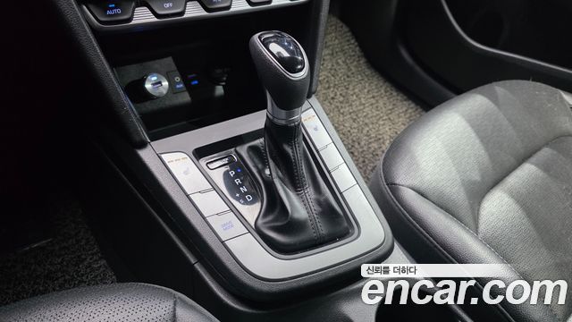 Hyundai AVANTE 2019 — photo 12