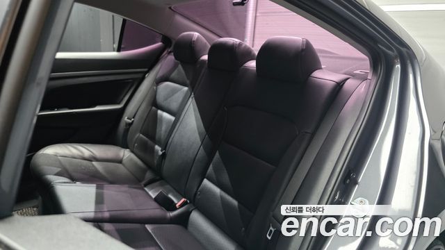 Hyundai AVANTE 2019 — photo 18