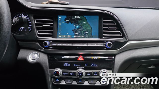 Hyundai AVANTE 2019 — photo 19