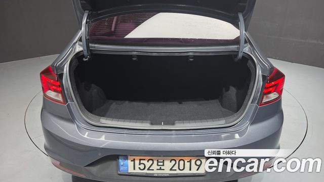 Hyundai AVANTE 2019 — photo 22