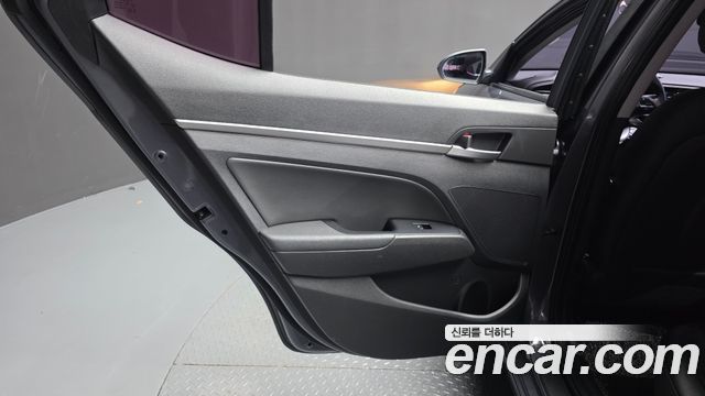 Hyundai AVANTE 2019 — photo 15