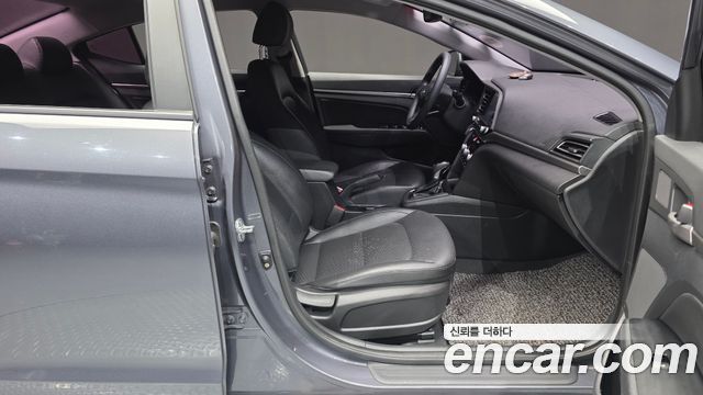 Hyundai AVANTE 2019 — photo 16