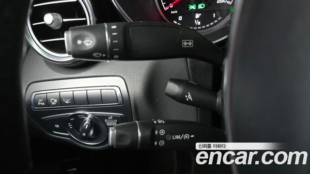 Mercedes-Benz GLC-Class 2018 — photo 28