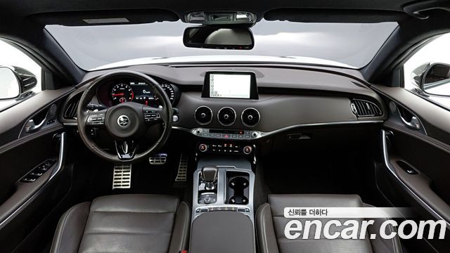 Kia Stinger 2019 — photo 8