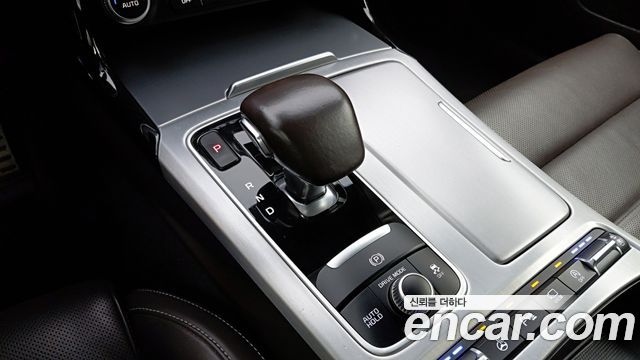 Kia Stinger 2019 — photo 11