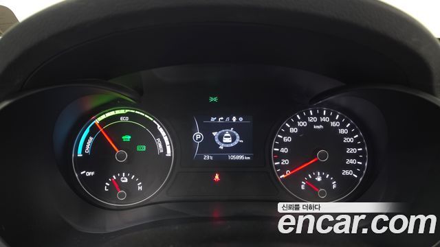 Kia K5 2018 — photo 11