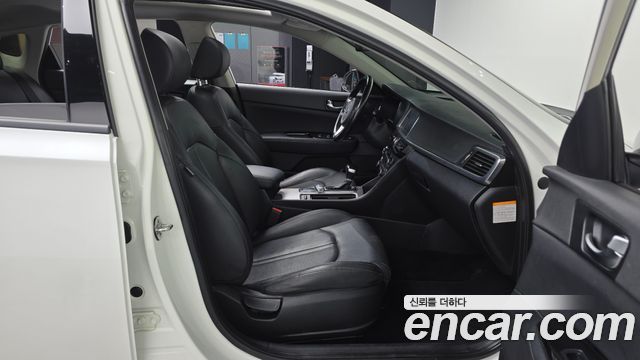Kia K5 2018 — photo 17