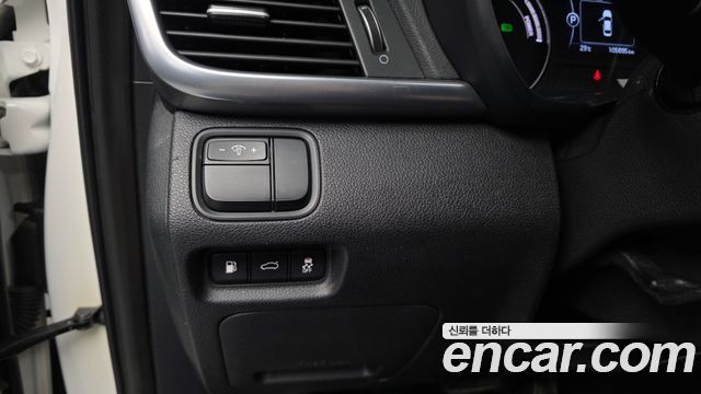 Kia K5 2018 — photo 27