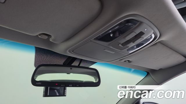 Kia K5 2018 — photo 32
