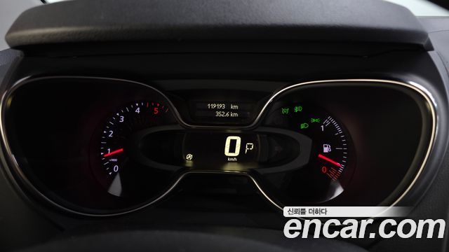 Renault Korea QM3 2018 — photo 11