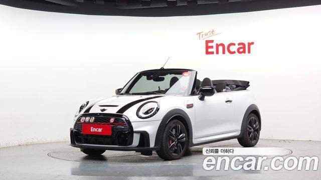 Mini Cooper Convertible 2024 — photo 1