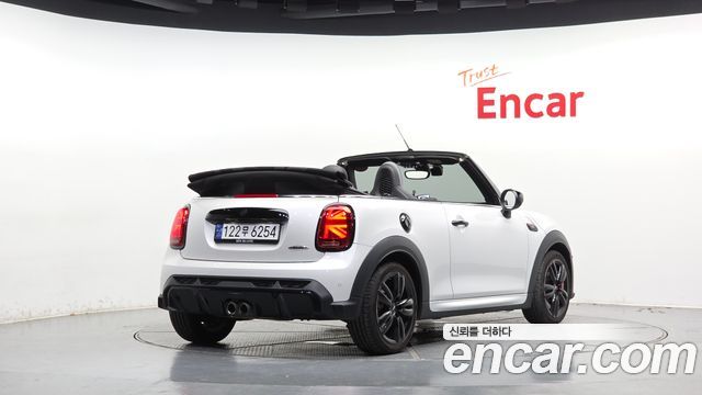 Mini Cooper Convertible 2024 — photo 2