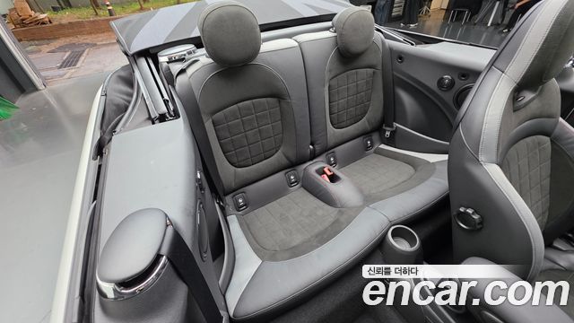 Mini Cooper Convertible 2024 — photo 16