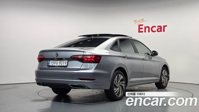 Volkswagen Jetta 2021 — photo 2