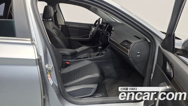 Volkswagen Jetta 2021 — photo 17