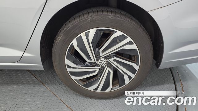 Volkswagen Jetta 2021 — photo 7