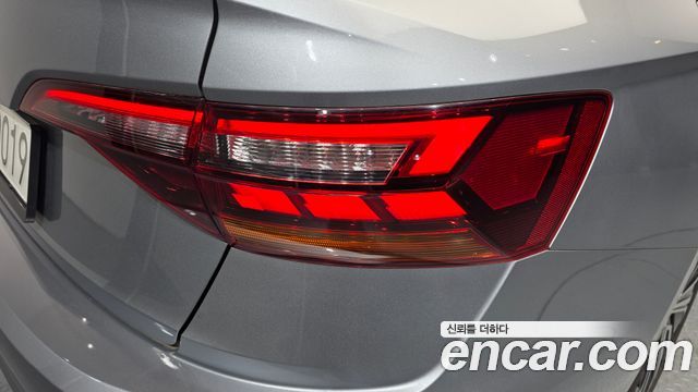 Volkswagen Jetta 2021 — photo 9