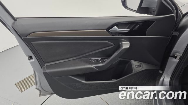 Volkswagen Jetta 2021 — photo 14