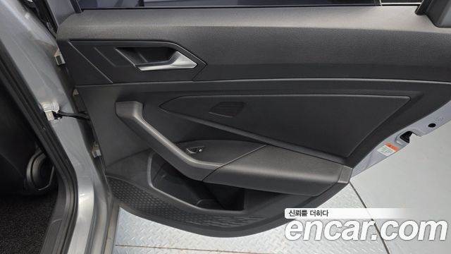 Volkswagen Jetta 2021 — photo 15