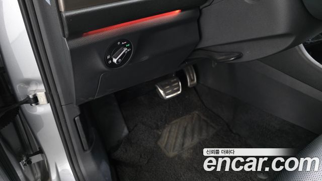Volkswagen Jetta 2021 — photo 29