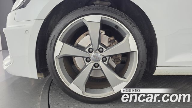 Audi A4 2019 — photo 5