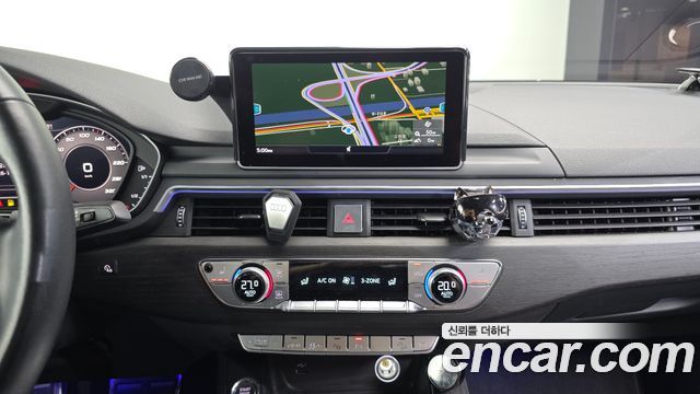 Audi A4 2019 — photo 20